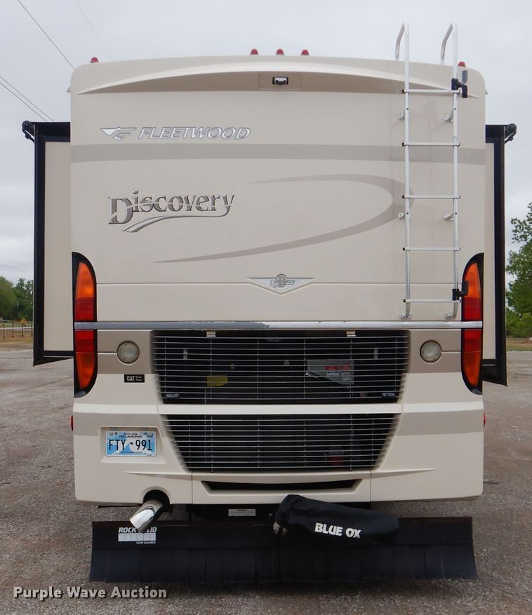 image for item GF9161 2005 Fleetwood Discovery  RV