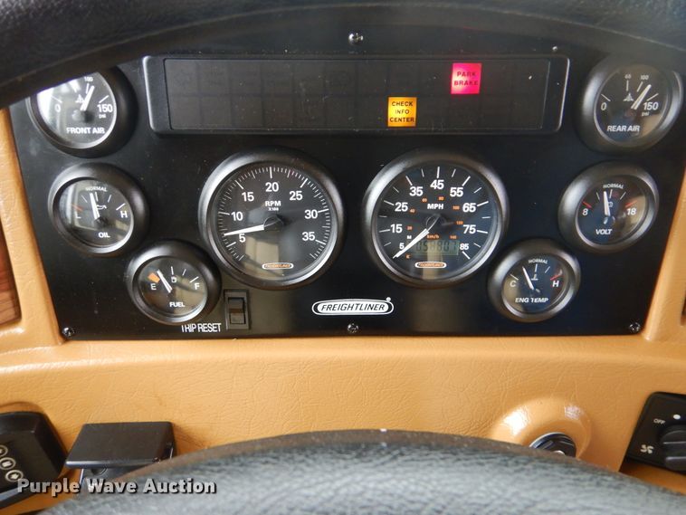 image for item GF9161 2005 Fleetwood Discovery  RV