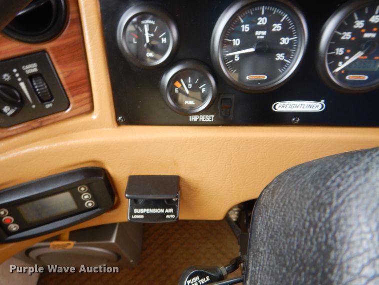 image for item GF9161 2005 Fleetwood Discovery  RV