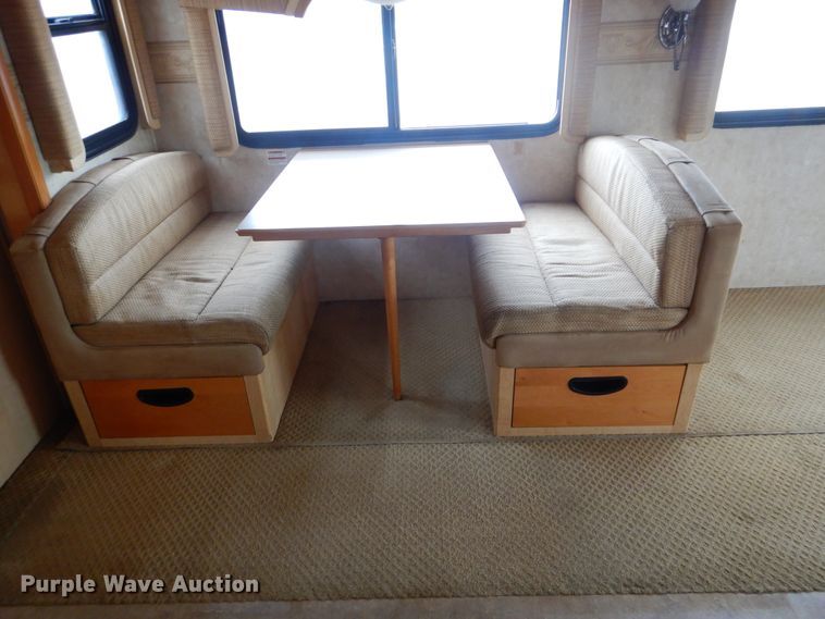 image for item GF9161 2005 Fleetwood Discovery  RV