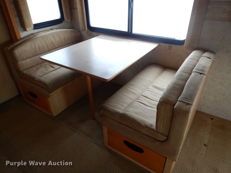 image for item GF9161 2005 Fleetwood Discovery  RV