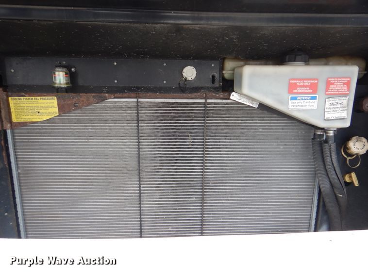 image for item GF9161 2005 Fleetwood Discovery  RV