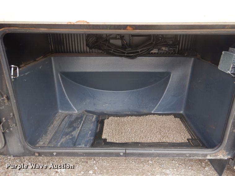 image for item GF9161 2005 Fleetwood Discovery  RV