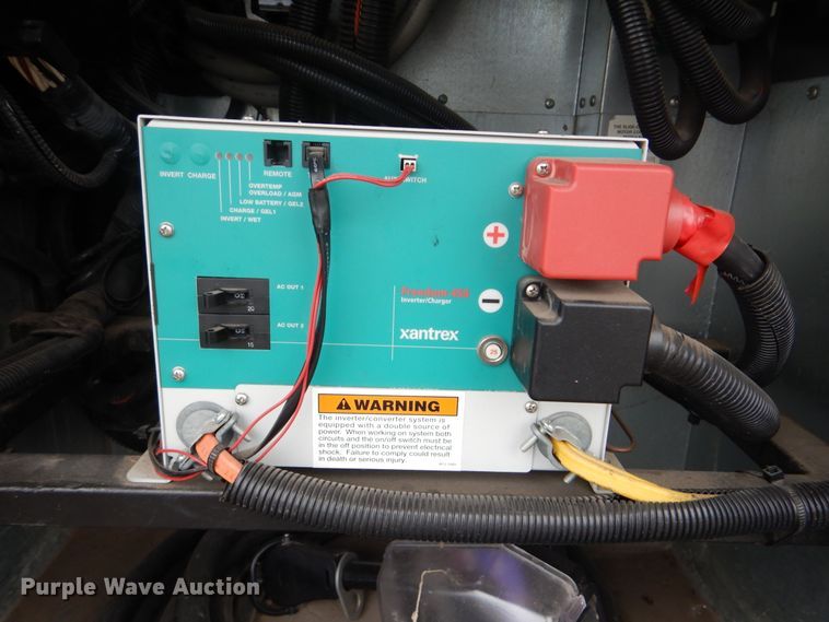 image for item GF9161 2005 Fleetwood Discovery  RV