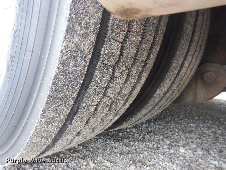 image for item GF9161 2005 Fleetwood Discovery  RV