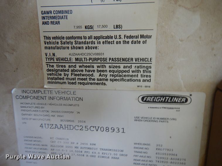 image for item GF9161 2005 Fleetwood Discovery  RV