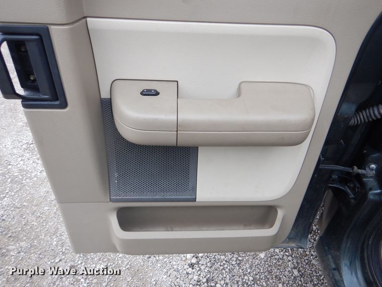 image for item GF9163 2004 Ford F150  SuperCab pickup truck