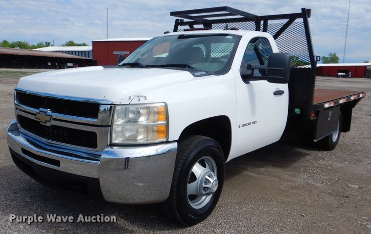 image for item GF9177 2009 Chevrolet Silverado 3500  flatbed pickup truck