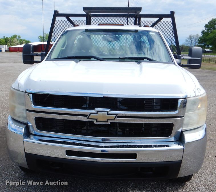 image for item GF9177 2009 Chevrolet Silverado 3500  flatbed pickup truck