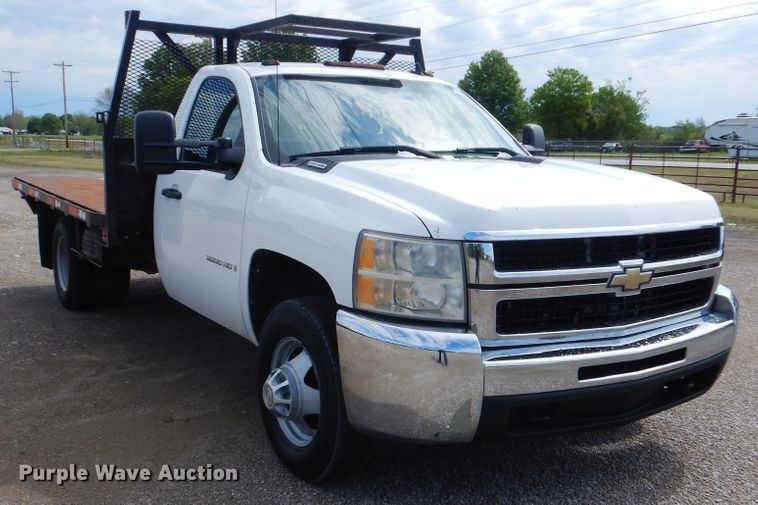 image for item GF9177 2009 Chevrolet Silverado 3500  flatbed pickup truck