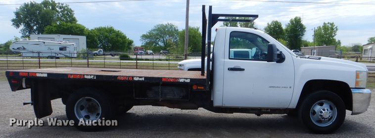 image for item GF9177 2009 Chevrolet Silverado 3500  flatbed pickup truck