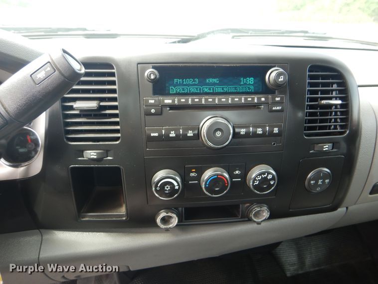 image for item GF9177 2009 Chevrolet Silverado 3500  flatbed pickup truck