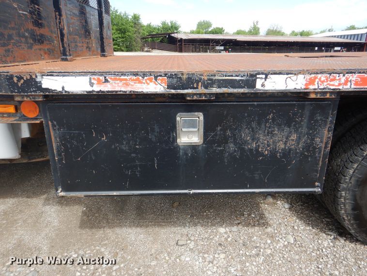 image for item GF9177 2009 Chevrolet Silverado 3500  flatbed pickup truck