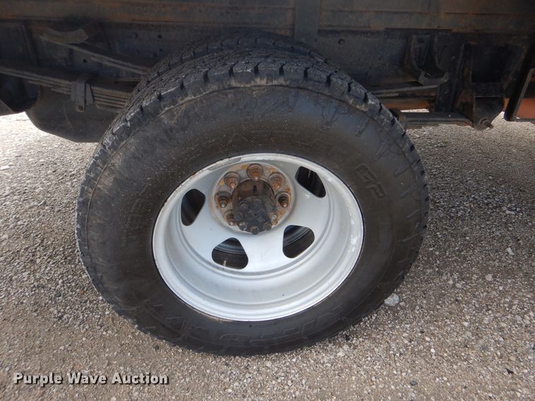 image for item GF9177 2009 Chevrolet Silverado 3500  flatbed pickup truck