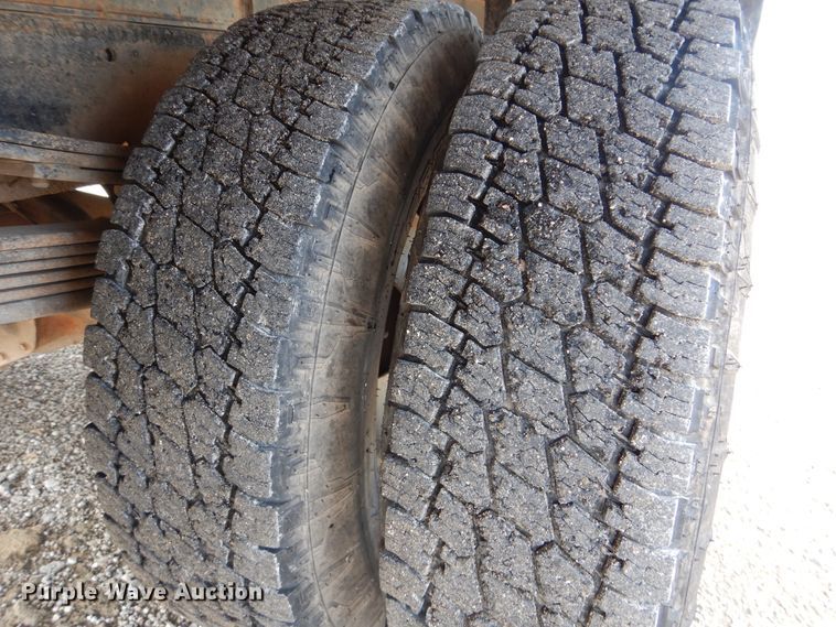 image for item GF9177 2009 Chevrolet Silverado 3500  flatbed pickup truck