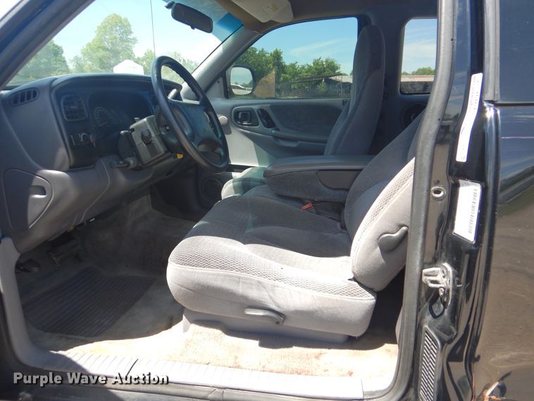 image for item GF9191 1997 Dodge Dakota Sport  Club Cab pickup truck