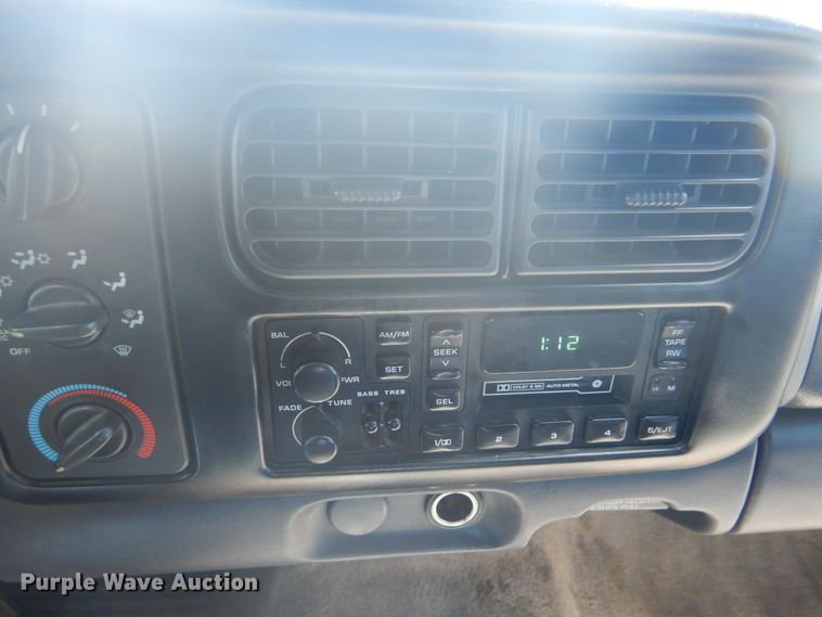 image for item GF9191 1997 Dodge Dakota Sport  Club Cab pickup truck