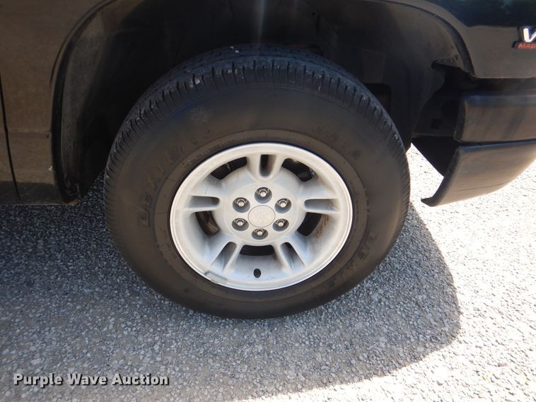 image for item GF9191 1997 Dodge Dakota Sport  Club Cab pickup truck