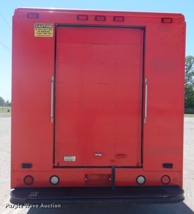 image for item GF9194 2002 Freightliner MT45 delivery truck