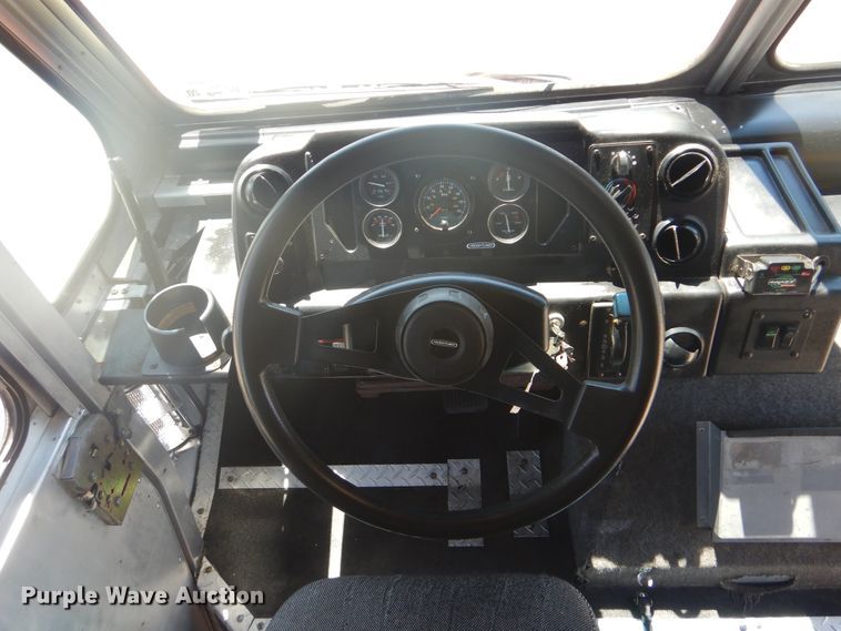 image for item GF9194 2002 Freightliner MT45 delivery truck