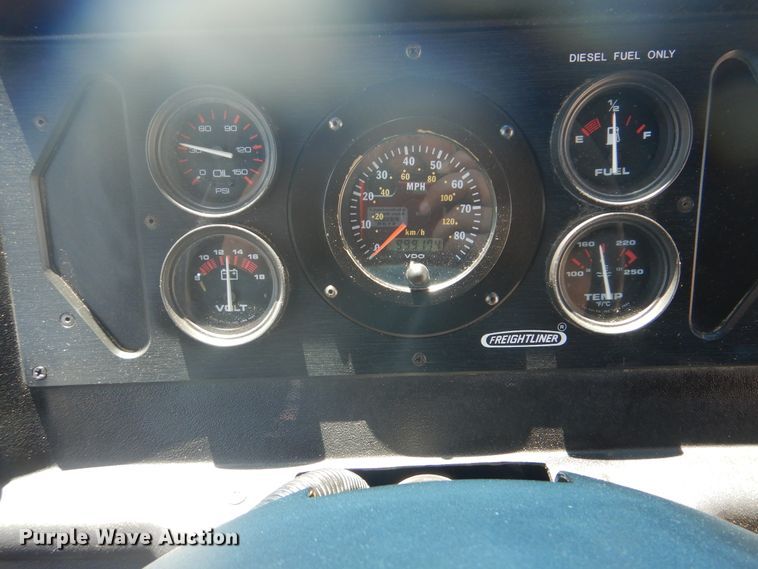 image for item GF9194 2002 Freightliner MT45 delivery truck