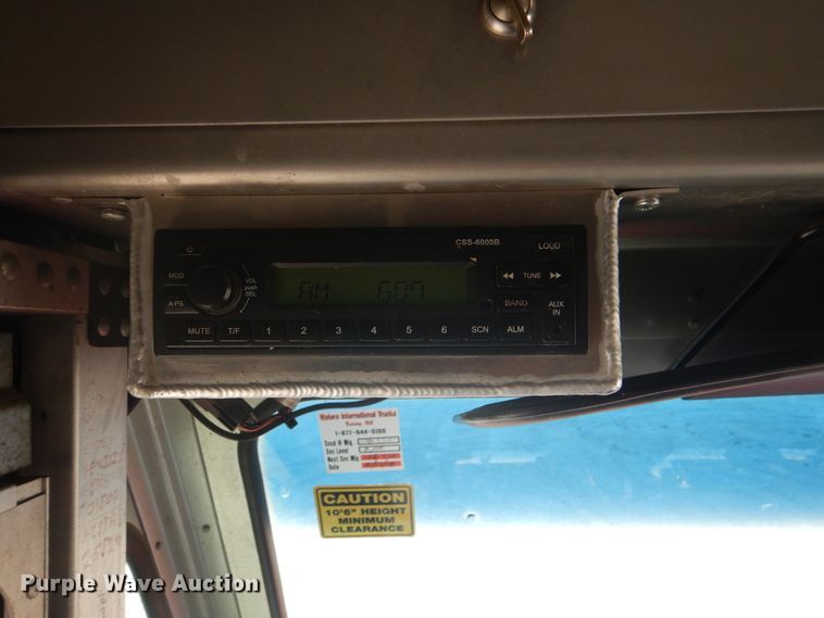 image for item GF9194 2002 Freightliner MT45 delivery truck