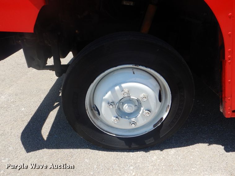 image for item GF9194 2002 Freightliner MT45 delivery truck