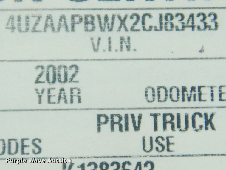 image for item GF9194 2002 Freightliner MT45 delivery truck