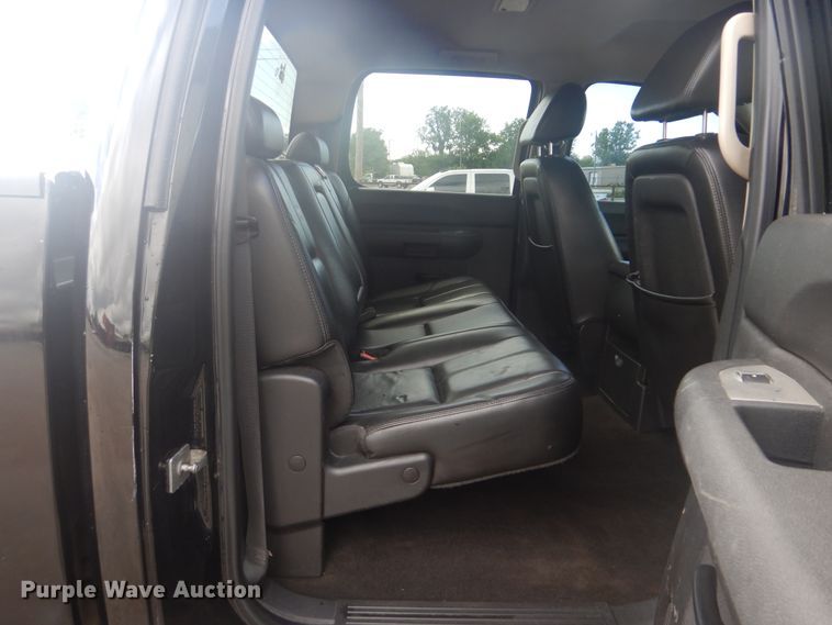 image for item GF9199 2007 Chevrolet Silverado 2500HD  Crew Cab pickup truck