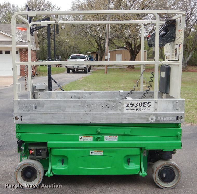 image for item GK9171 2012 JLG 1930ES  scissor lift