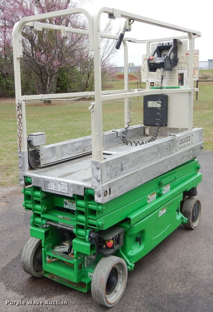 image for item GK9171 2012 JLG 1930ES  scissor lift