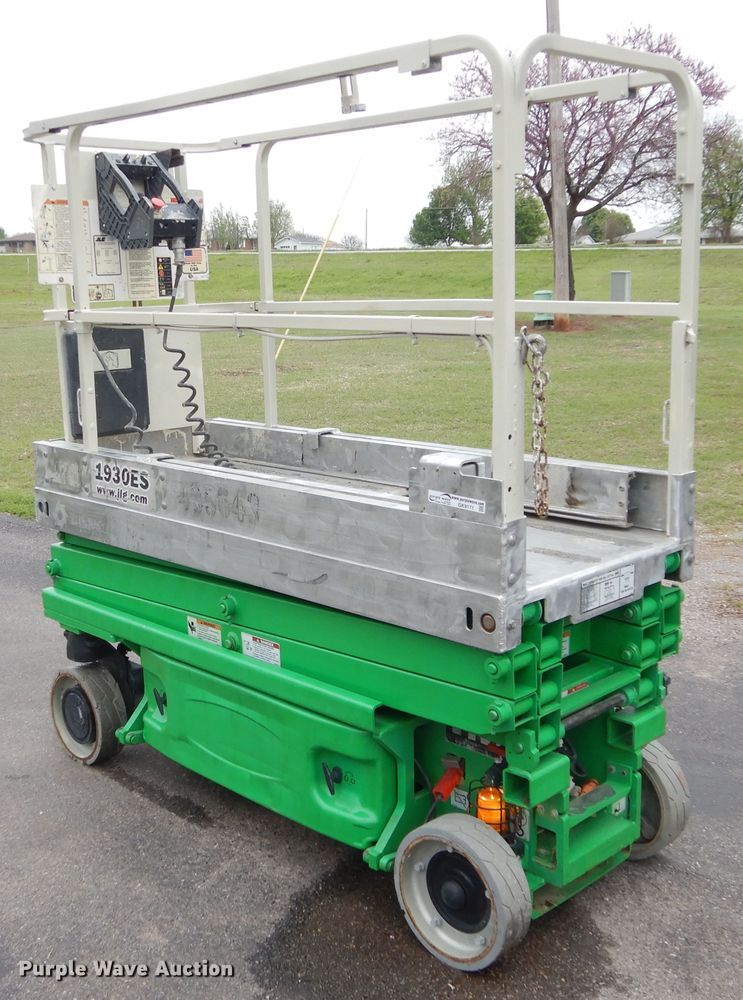 image for item GK9171 2012 JLG 1930ES  scissor lift