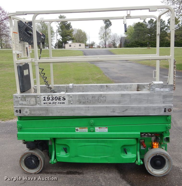 image for item GK9171 2012 JLG 1930ES  scissor lift