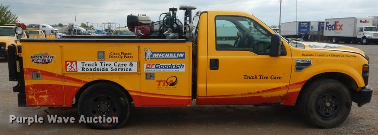 image for item GK9194 2009 Ford F250 Super Duty  utility bed pickup truck