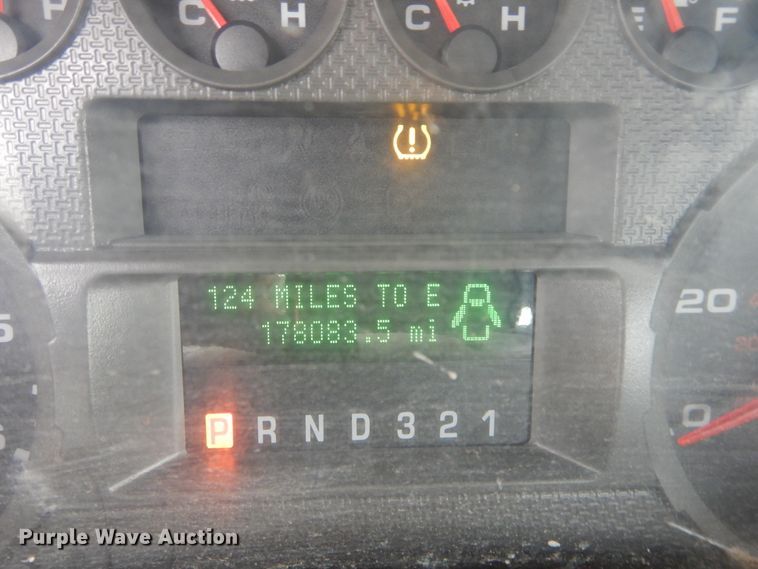 image for item GK9194 2009 Ford F250 Super Duty  utility bed pickup truck