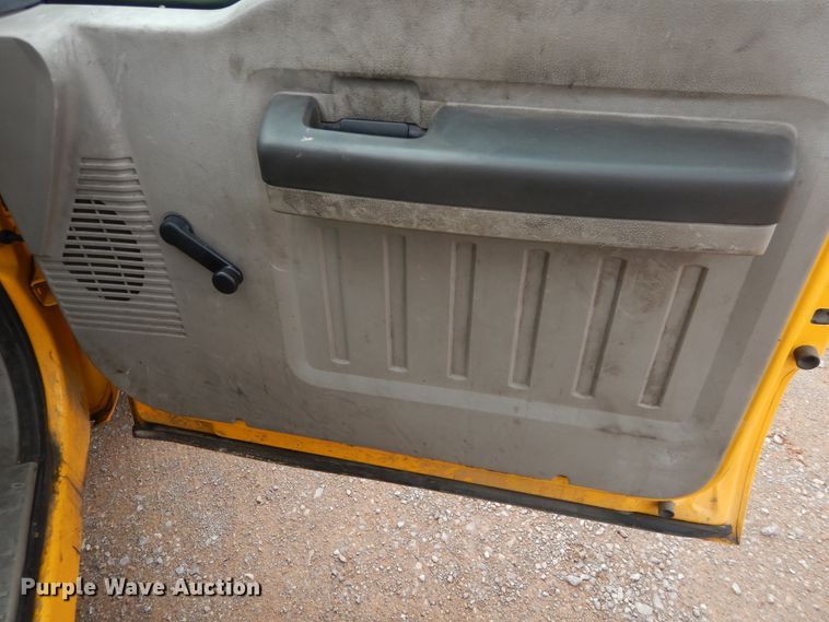 image for item GK9194 2009 Ford F250 Super Duty  utility bed pickup truck