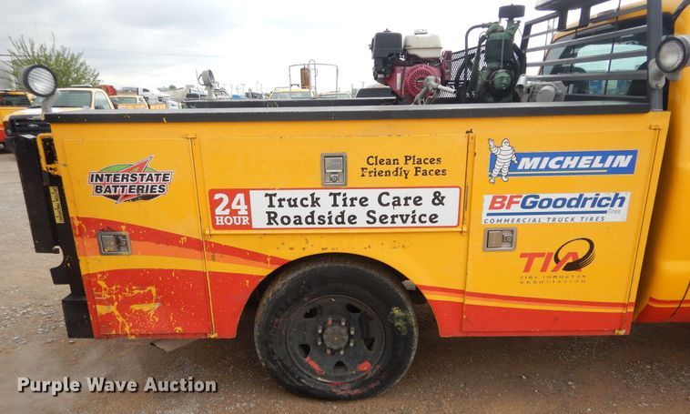 image for item GK9194 2009 Ford F250 Super Duty  utility bed pickup truck