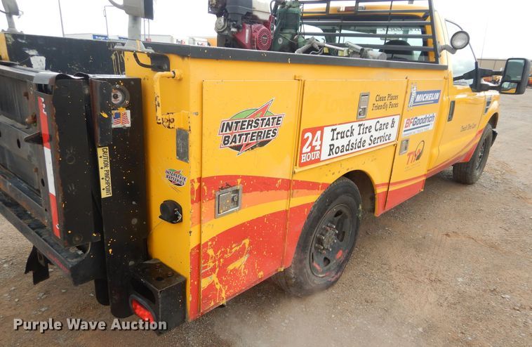 image for item GK9194 2009 Ford F250 Super Duty  utility bed pickup truck