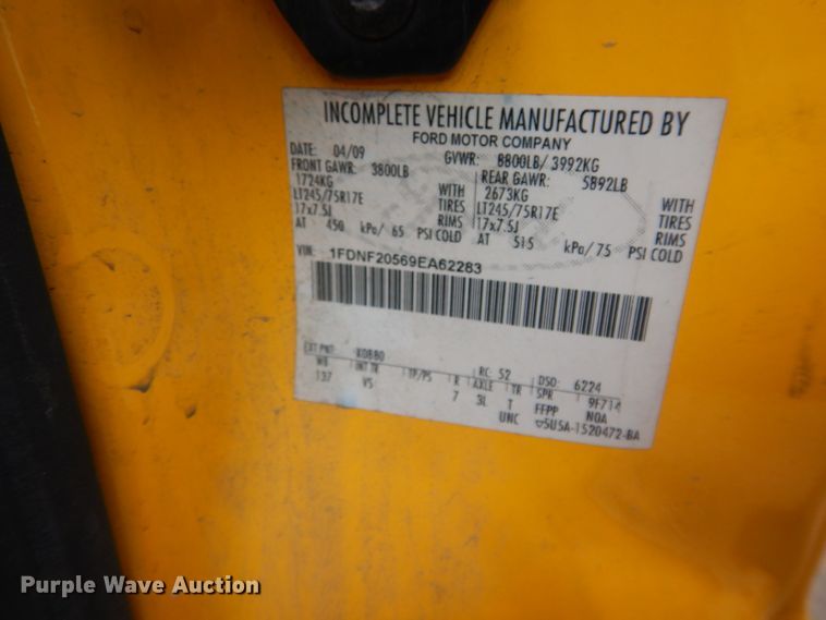 image for item GK9194 2009 Ford F250 Super Duty  utility bed pickup truck