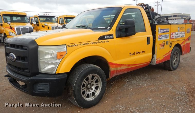 image for item GK9195 2011 Ford F250 Super Duty  utility bed pickup truck