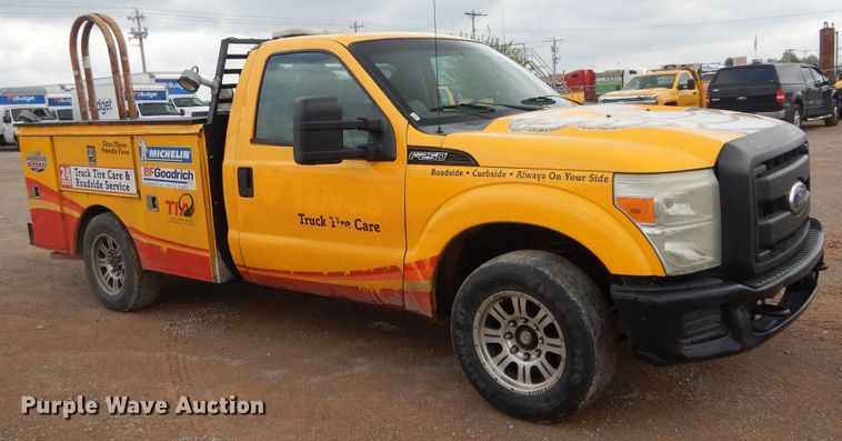 image for item GK9195 2011 Ford F250 Super Duty  utility bed pickup truck