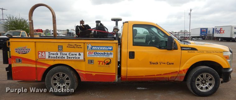 image for item GK9195 2011 Ford F250 Super Duty  utility bed pickup truck