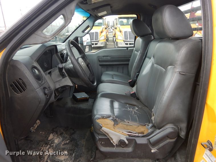 image for item GK9195 2011 Ford F250 Super Duty  utility bed pickup truck