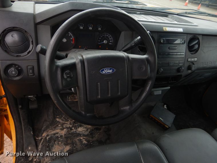 image for item GK9195 2011 Ford F250 Super Duty  utility bed pickup truck