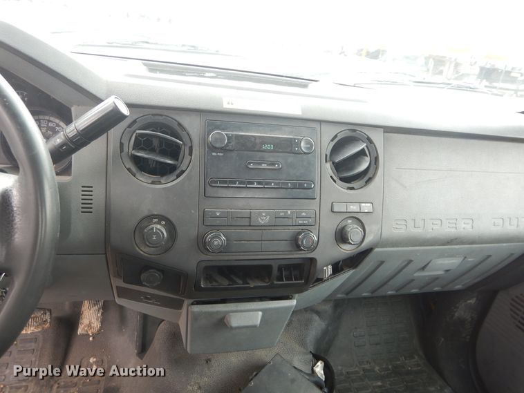 image for item GK9195 2011 Ford F250 Super Duty  utility bed pickup truck