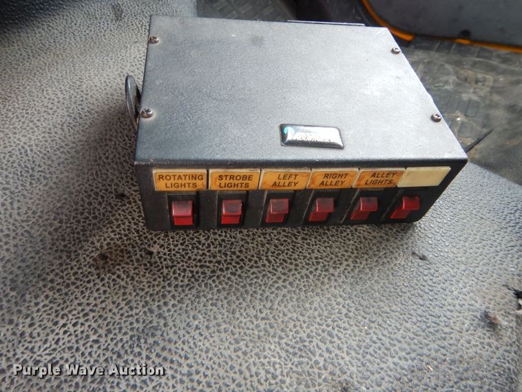 image for item GK9195 2011 Ford F250 Super Duty  utility bed pickup truck