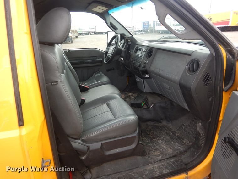 image for item GK9195 2011 Ford F250 Super Duty  utility bed pickup truck