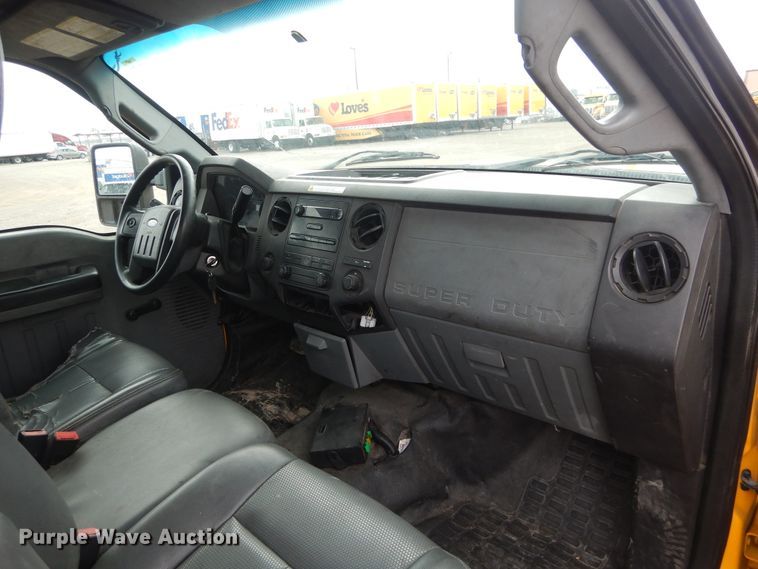 image for item GK9195 2011 Ford F250 Super Duty  utility bed pickup truck