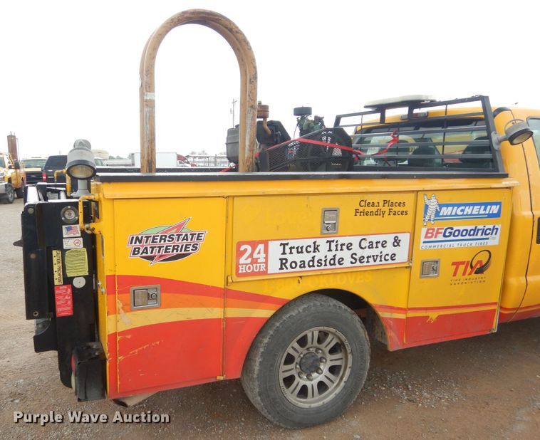 image for item GK9195 2011 Ford F250 Super Duty  utility bed pickup truck