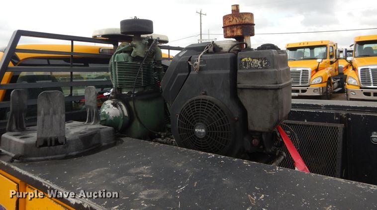 image for item GK9195 2011 Ford F250 Super Duty  utility bed pickup truck